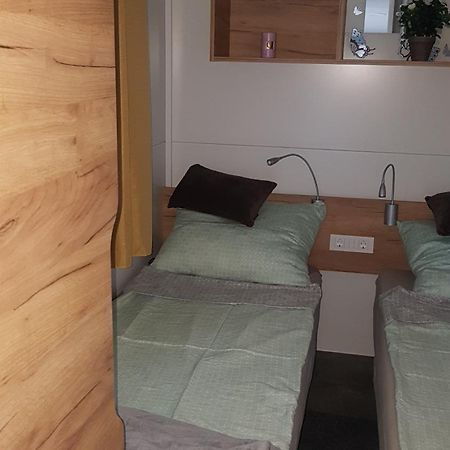 Mobile Home Pearl Of Murter Jezera Exterior foto